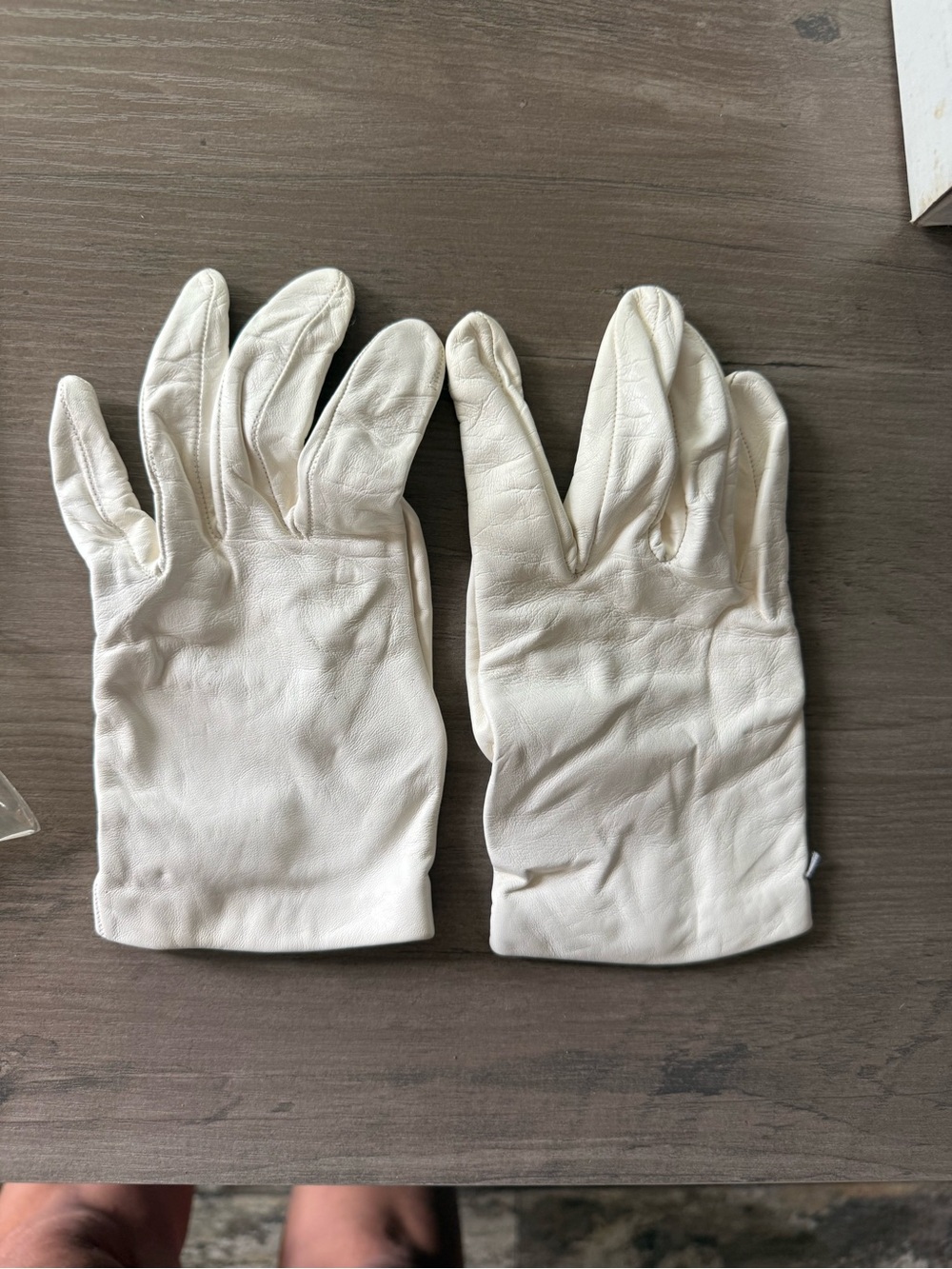 Carolina Amato vintage white leather gloves - size 6